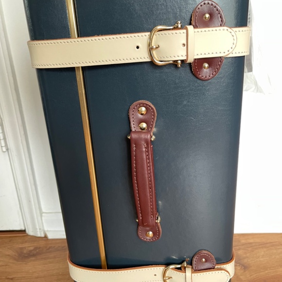 StreamLine Luggage The Architect Spinner - Picture 8 of 16